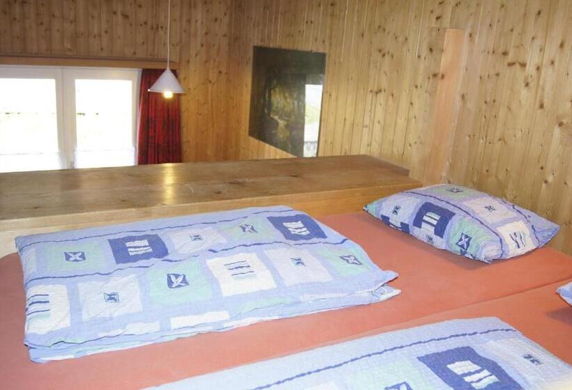 Семейный Номер, Bärghuus Axalp
