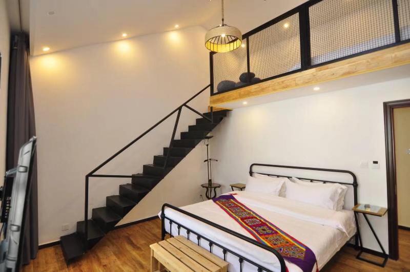 Люкс Дюплекс, Stone Forest Mijia Guest House