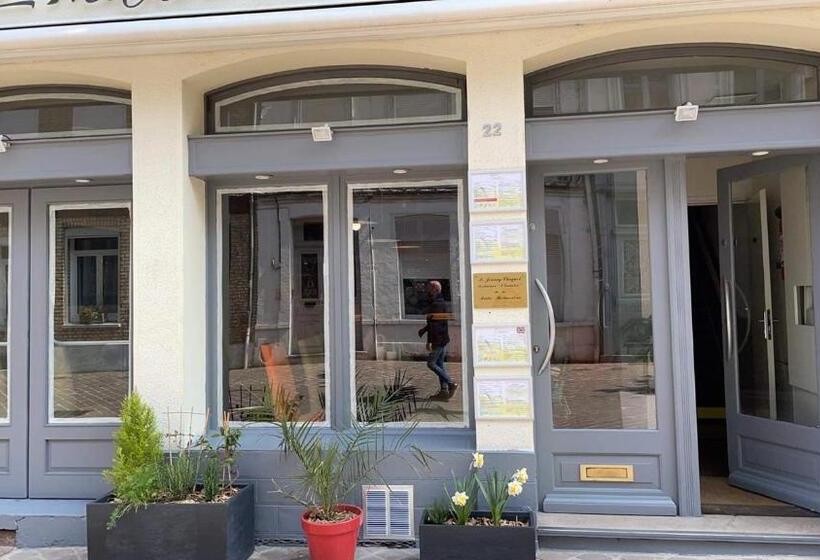 Номер Стандарт, Hôtel Restaurant L'industrie