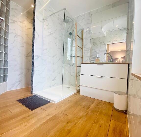 Номер Стандарт Трехместный, Reims Sherpa Guest House