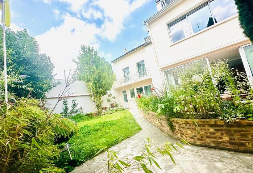 Студио Стандарт Вид на Сад, Reims Sherpa Guest House