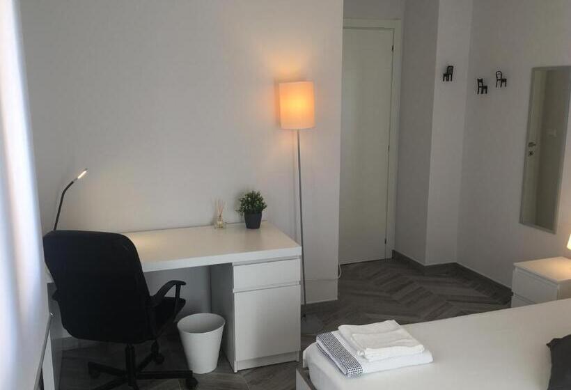 اتاق استاندارد, Deer House Bnb