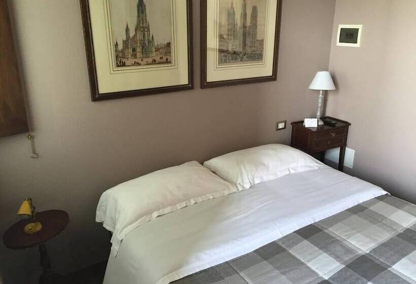 Deluxe room with river view, La Finestra Sul Po  Agriturismo