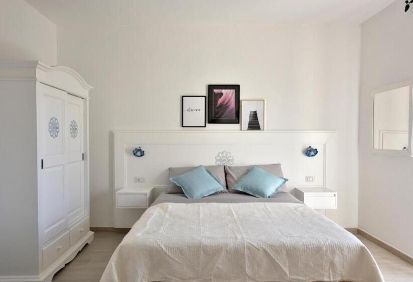 اتاق استاندارد با بالکن, Inah Rooms