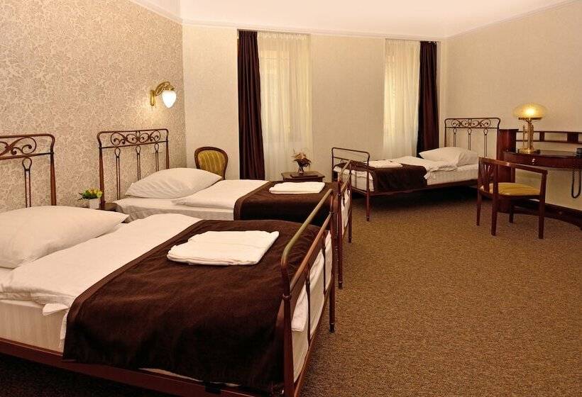 اتاق استاندارد سه نفره, Boutique Hotel Villa Mtiebi