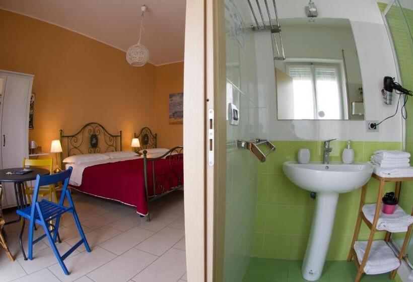 اتاق لوکس سه تخته, Al Sesto B&b