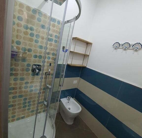 Трехместный Номер Стандарт с Балконом, Ari Guest House