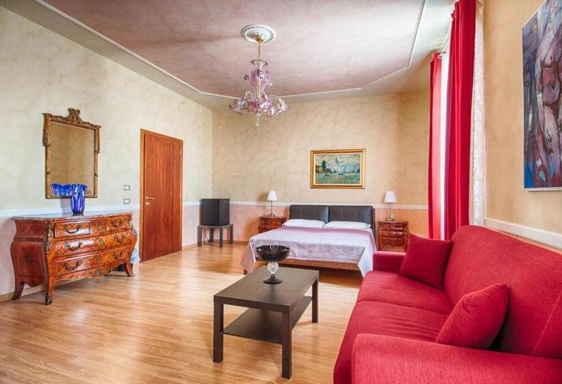 Deluxe room with river view, Lady Verona Residence