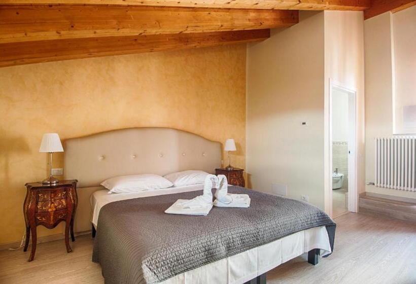 Penthouse Room, Lady Verona Residence