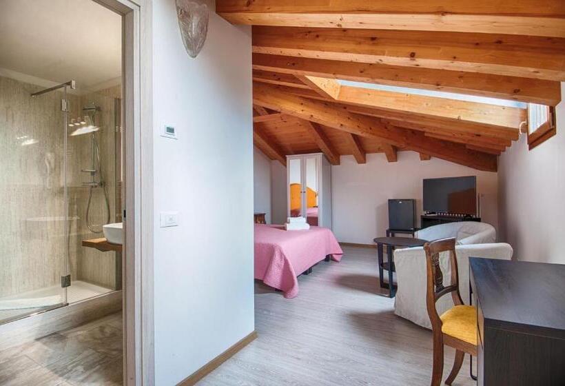 Penthouse Room, Lady Verona Residence