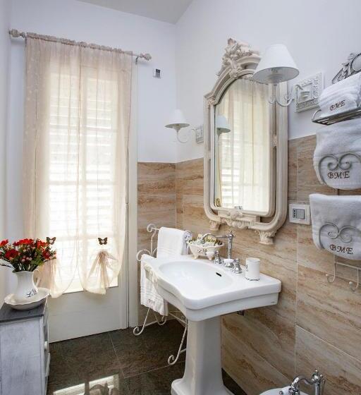 اتاق استاندارد سه تخته با چشم‌انداز استخر, B&b Blanc Maison Etna Relais & Charme