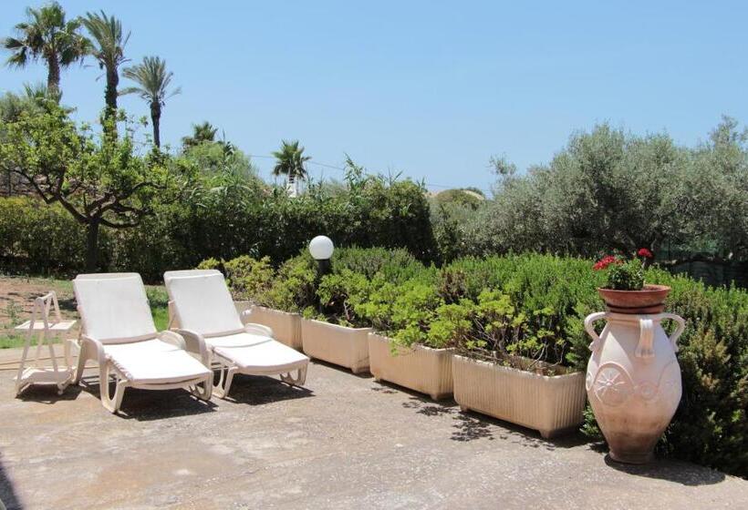استودیوی لوکس, B&b La Casetta Degli Aranci