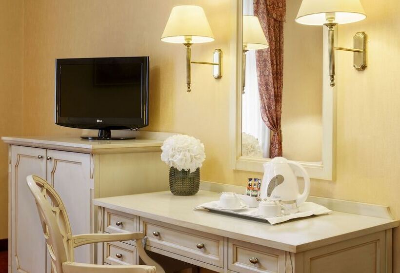 Полулюкс, Danubius Hotel Astoria City Center
