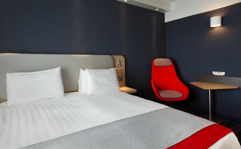 اتاق استاندارد برای معلولان, Holiday Inn Express Geneva Airport, An Ihg