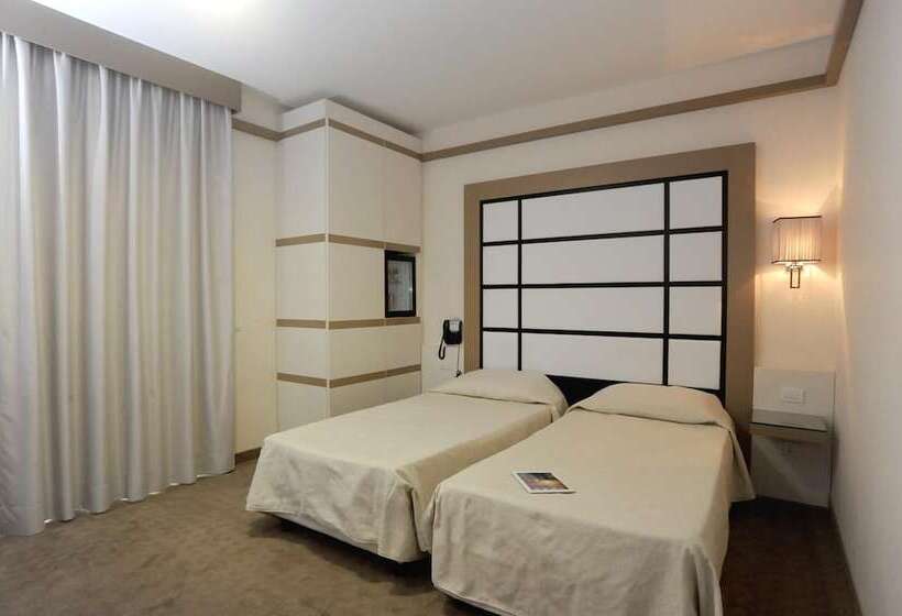 Четырехместный Номер Стандарт, Palace Inn Rome Fiano
