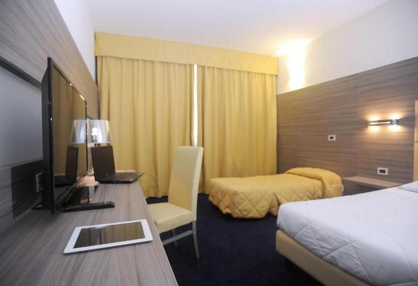Номер Стандарт Трехместный, Palace Inn Rome Fiano