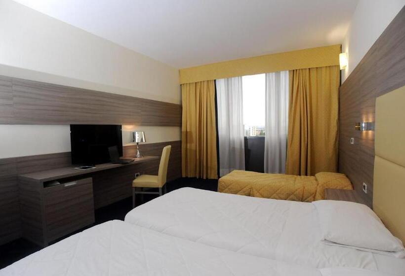 Номер Стандарт Трехместный, Palace Inn Rome Fiano