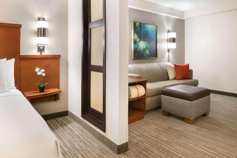 Номер Премиум, Pullman Kuala Lumpur City Centre Hotel & Residences