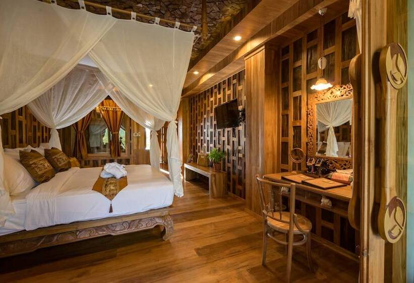 سوئیت با چشم‌انداز, Santhiya Tree Koh Chang Resort