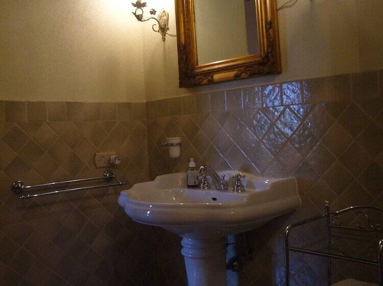 Люкс, Borgo Storico Cisterna