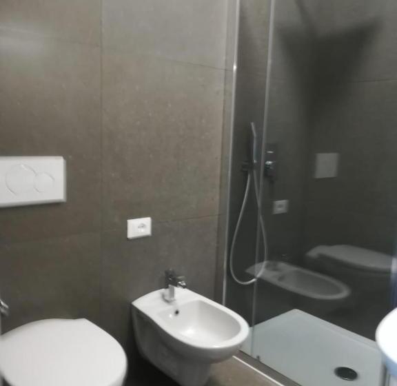 家庭间, Garda Guest House