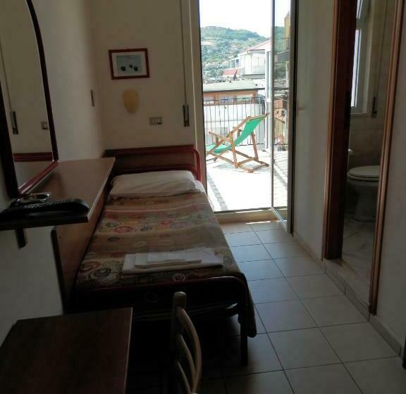 اتاق استاندارد یک تخته با بالکن, B&b Attico Mare