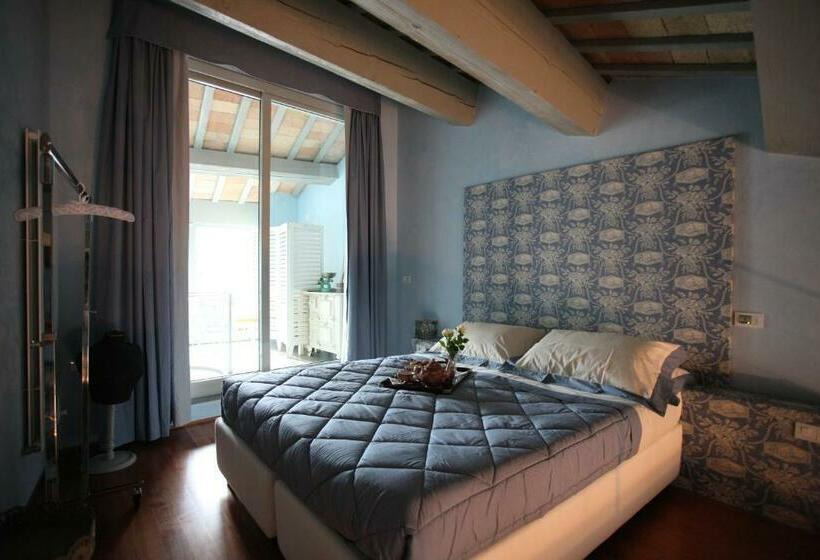 Номер Deluxe с Балконом, Palazzo Santinelli