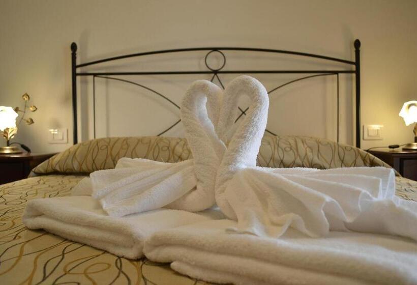 اتاق کلاسیک سه تخته, B&b Castiglione