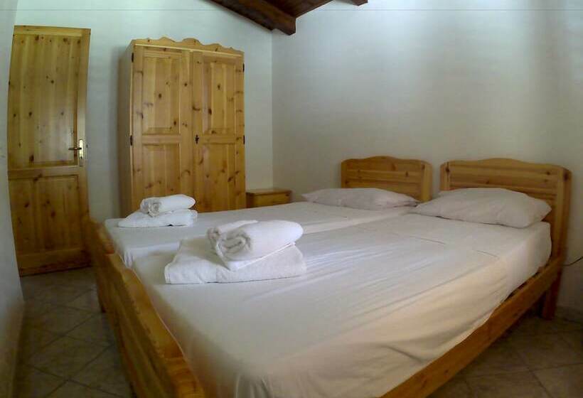 Семейные Апартаменты, Villaggio Camping La Scogliera