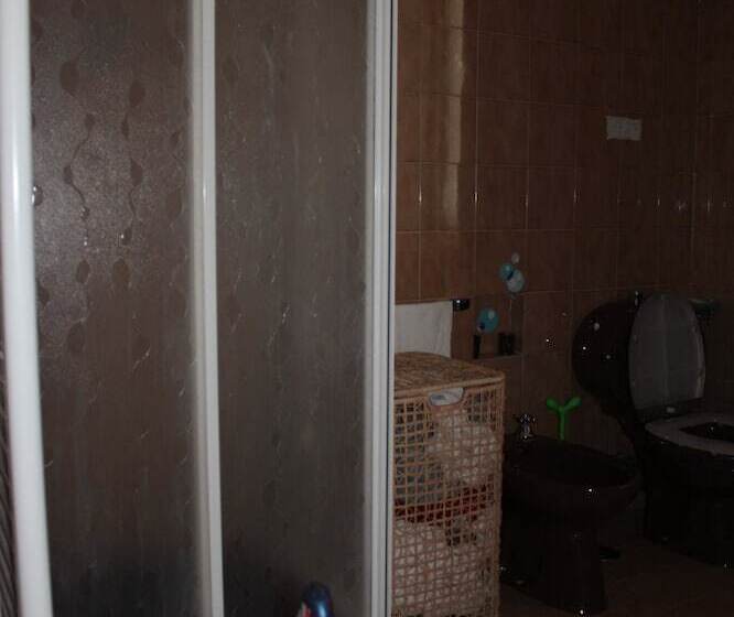 اتاق استاندارد با سرویس بهداشتی مشترک, Il Ciottolo