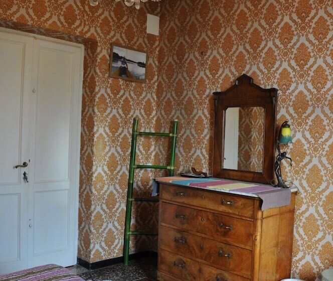 اتاق استاندارد سه تخته با سرویس بهداشتی مشترک, Il Ciottolo