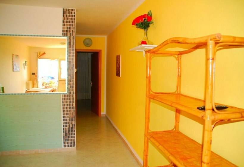 Апартаменты Семейные 1 Спальня, Turas Club Case Vacanze