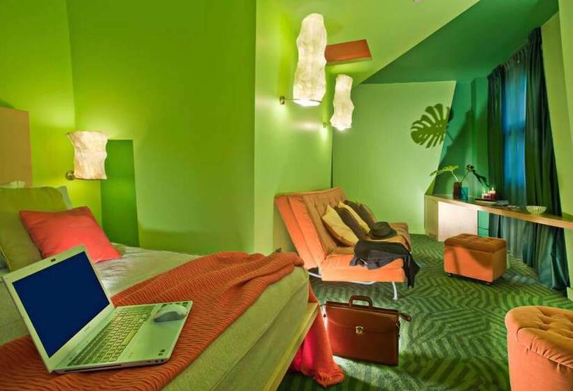 חדר סטנדרט לשלושה, Abitart