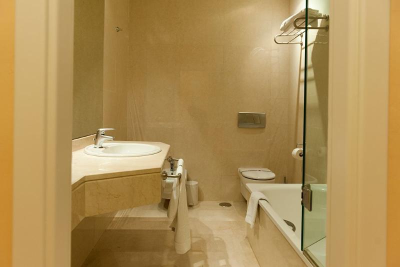 Habitación Estándar Vista Piscina, Mediterraneo