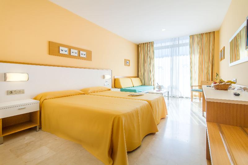 Habitación Triple Estándar, Mediterraneo