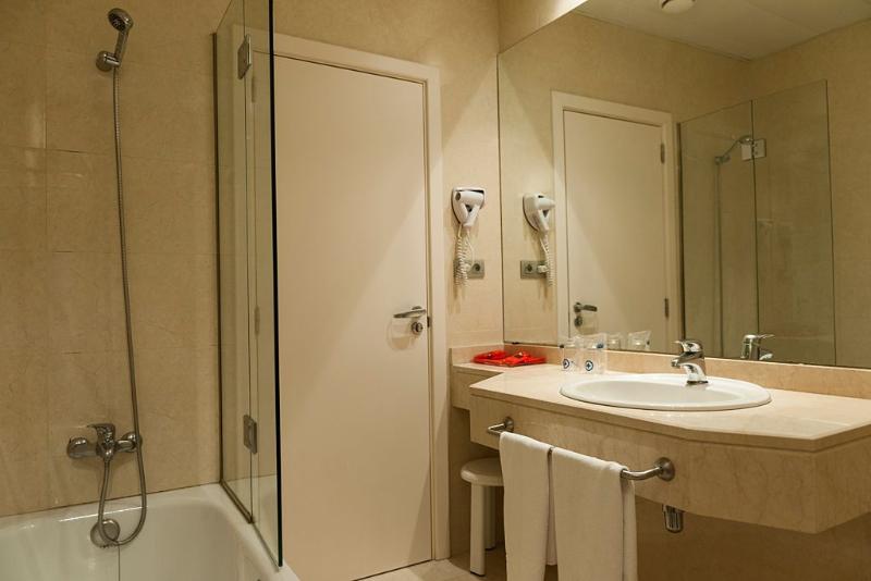 Habitación Triple Estándar, Mediterraneo