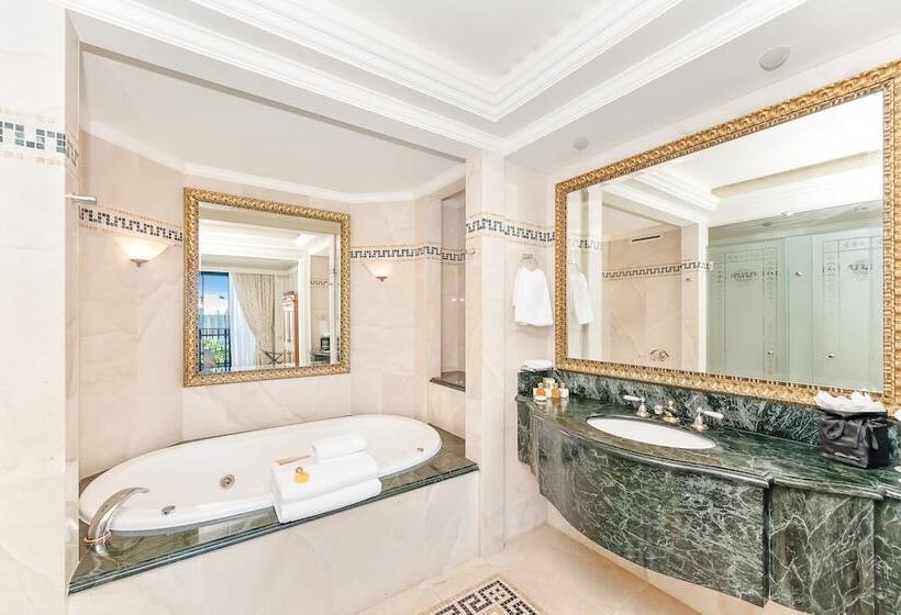 Люкс Повышенной Комфортности, Imperial Hotel Gold Coast
