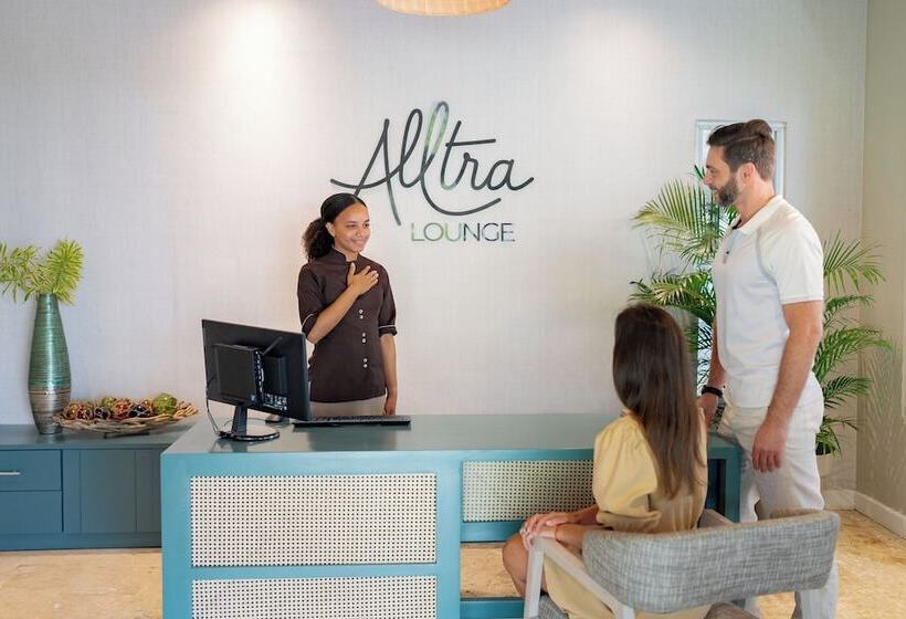 سوئیت کلوب با چشم‌انداز دریا, Wyndham Alltra Samana All Inclusive Resort