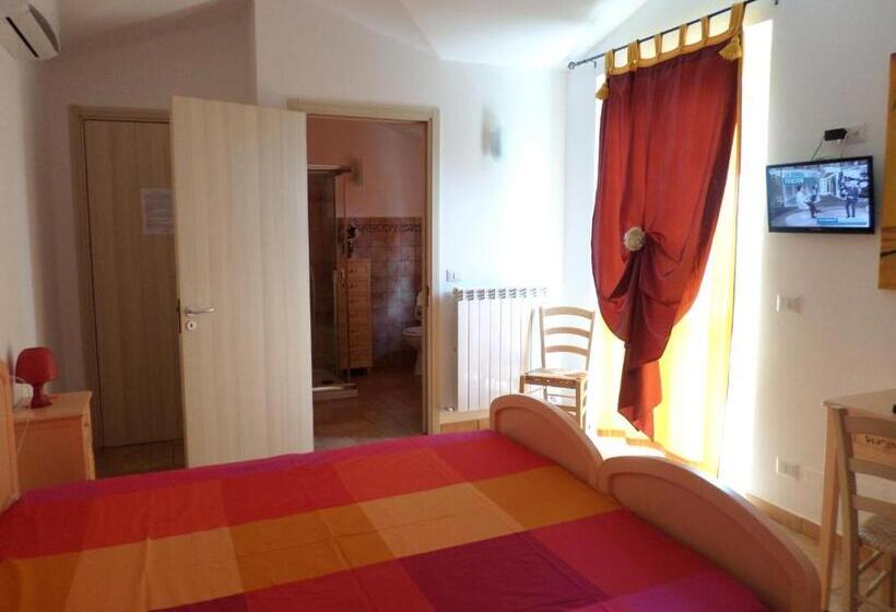 Номер Стандарт с Балконом, Bed And Breakfast Villa Algi