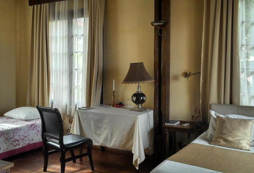 اتاق استاندارد با چشم‌انداز کوهستان, Relais De La Haute Ville Tana