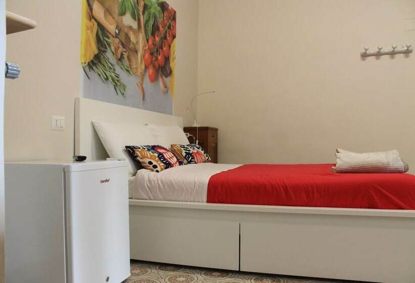اتاق استاندارد سه نفره, A Casa Mia
