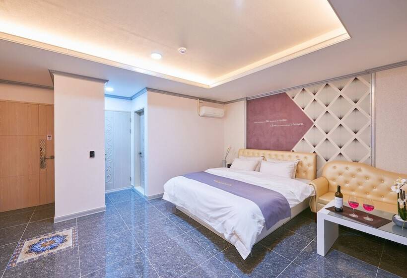 Номер Deluxe, Hound Hotel Sangmu