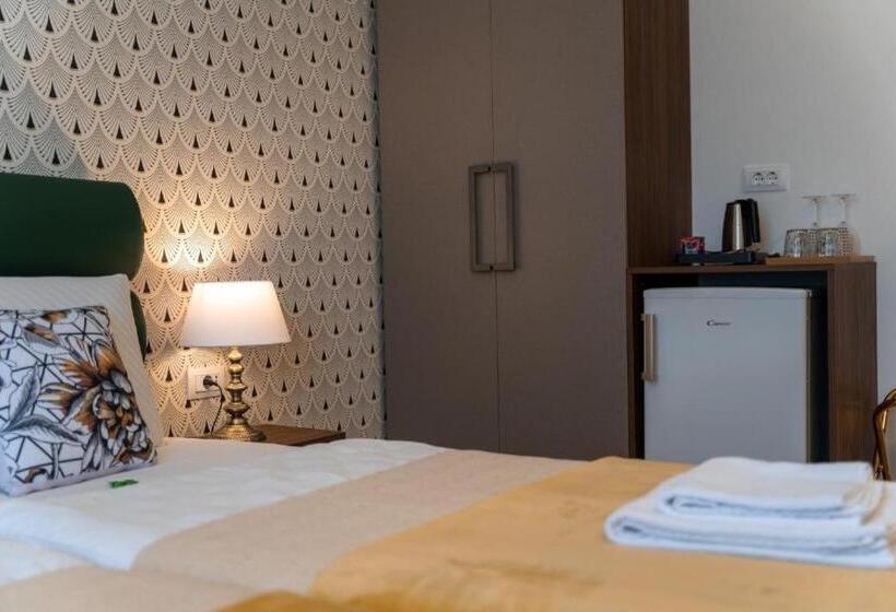 اتاق لوکس, Aurora Rooms B&b Pula