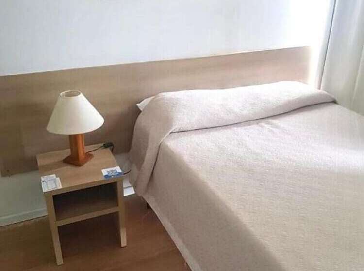 Номер Economy, Dan Inn Express Porto Alegre   Próximo Ao Araújo Vianna E Ao Complexo Hospitalar Santa Casa