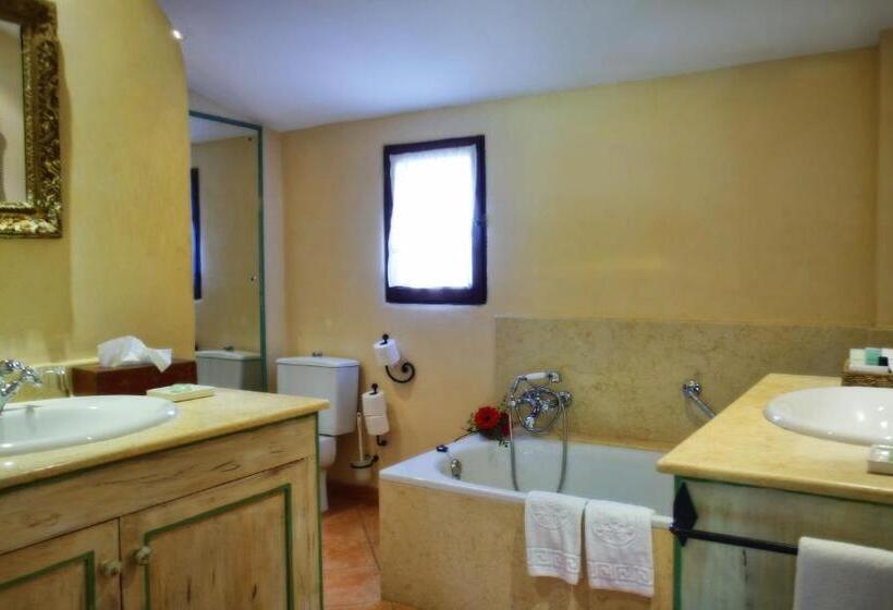 اتاق لوکس, Rotana Golf Resort