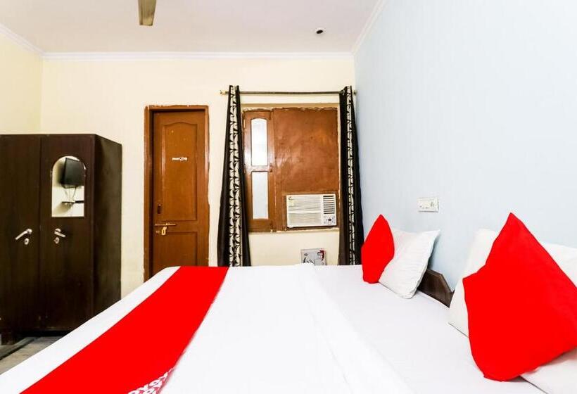 Triple Classic Room, Flagship Maurya Residency