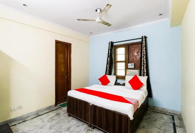 Triple Classic Room, Flagship Maurya Residency