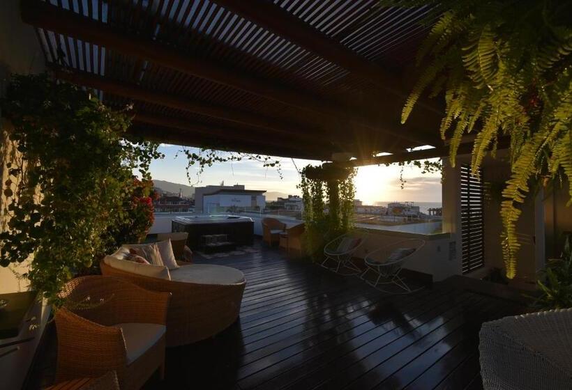 Medencére Néző 1 Szobás Apartman, Condominio Panamá