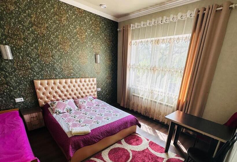 اتاق استاندارد, Sweet Home Hostel