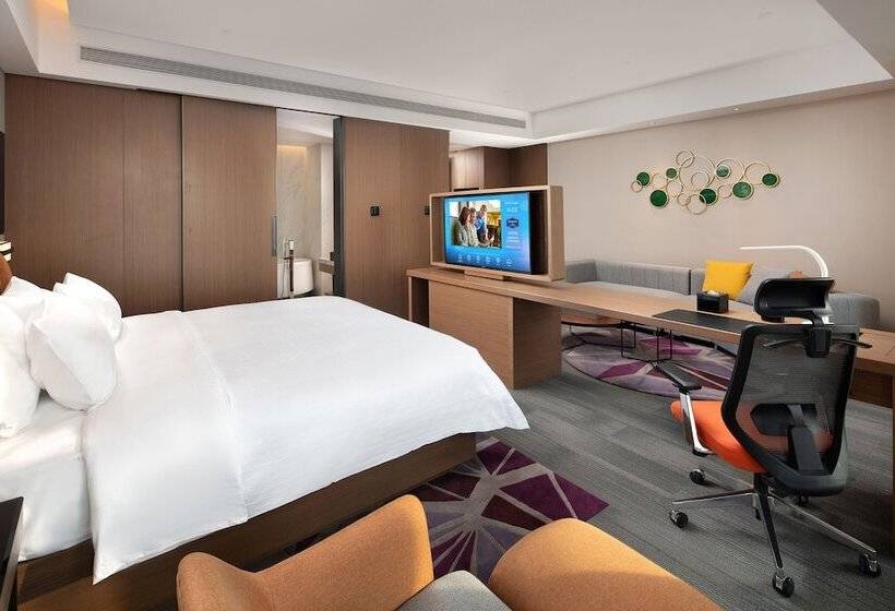 Люкс, Hampton By Hilton Changchun Ziyou Road